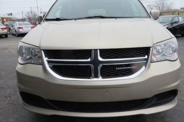 2014 Dodge Grand Caravan SXT (image 9)