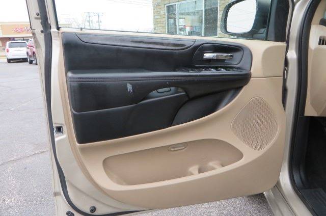 2014 Dodge Grand Caravan SXT (image 10)