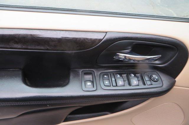 2014 Dodge Grand Caravan SXT (image 14)