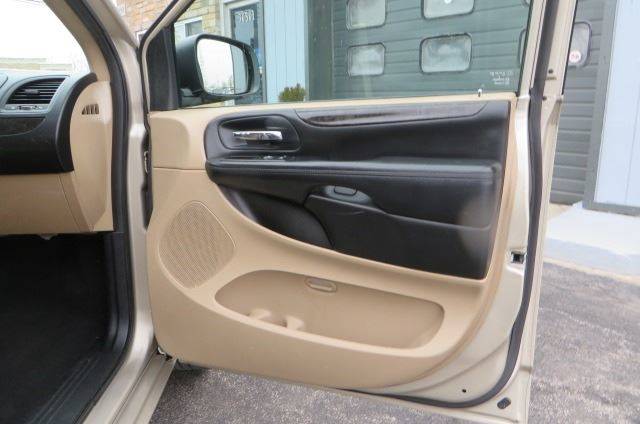 2014 Dodge Grand Caravan SXT (image 15)
