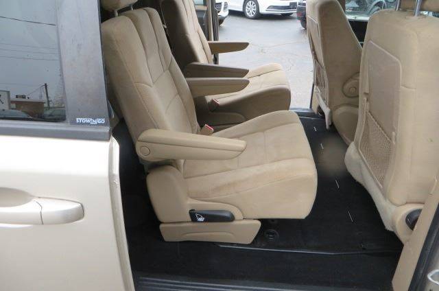 2014 Dodge Grand Caravan SXT (image 16)