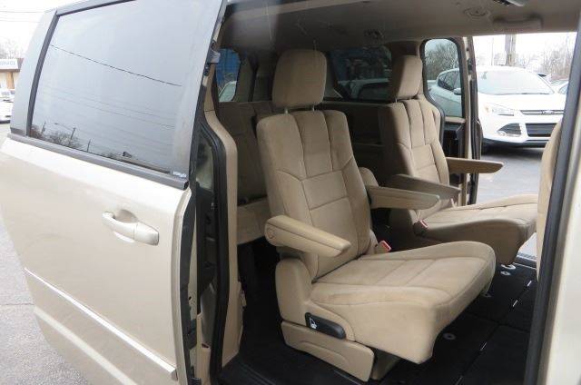 2014 Dodge Grand Caravan SXT (image 17)