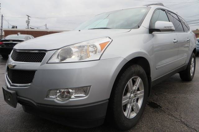 2012 Chevrolet Traverse LT (image 1)