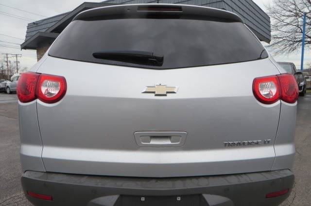 2012 Chevrolet Traverse LT (image 7)