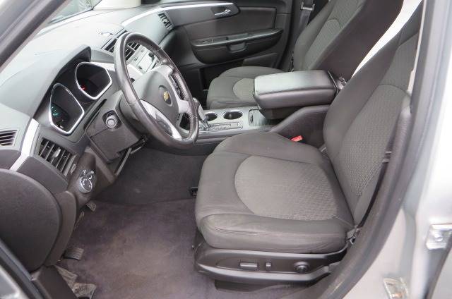 2012 Chevrolet Traverse LT (image 12)
