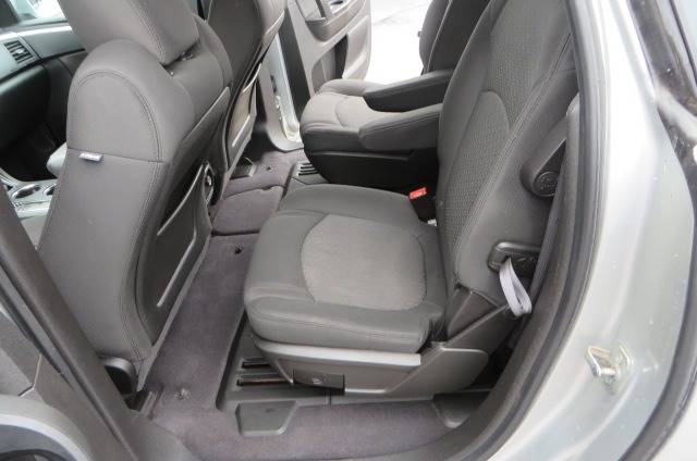 2012 Chevrolet Traverse LT (image 15)