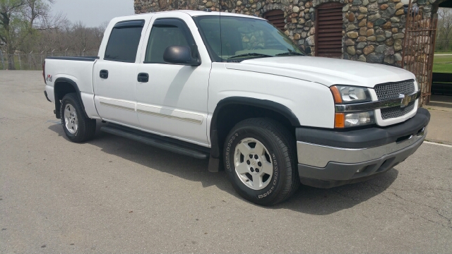 2005 Chevrolet Silverado 1500 for sale at Clarks Auto Sales in Connersville IN