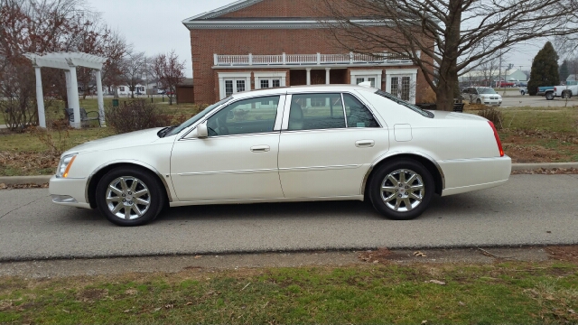 2010 Cadillac DTS for sale at Clarks Auto Sales in Connersville IN