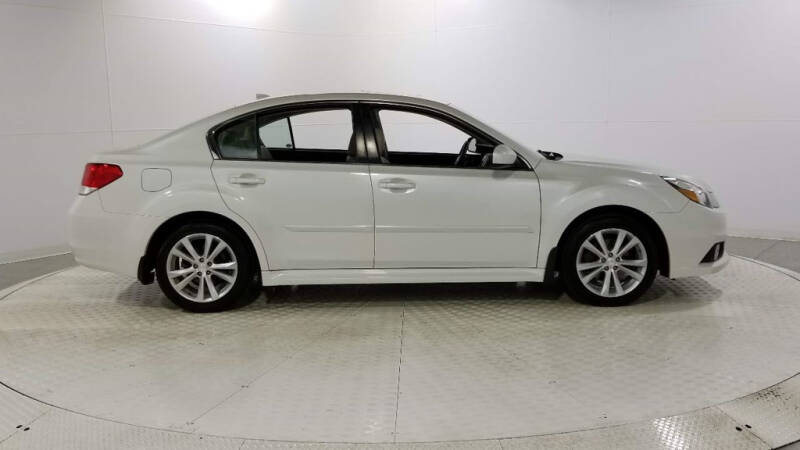 2013 Subaru Legacy 2.5i Limited (image 6)