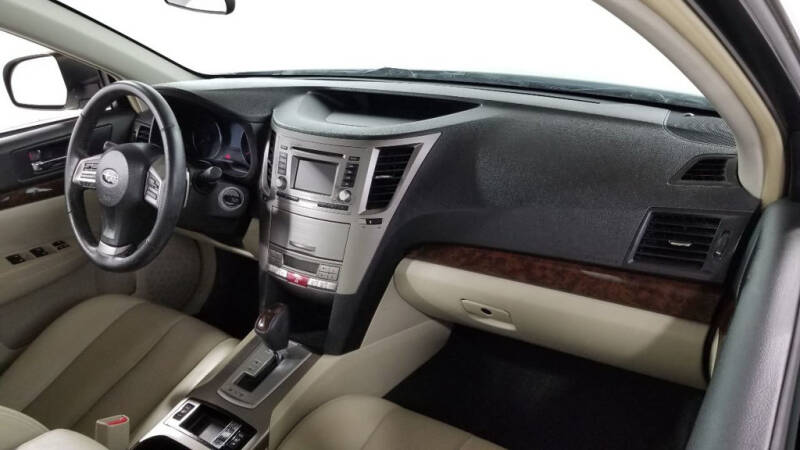 2013 Subaru Legacy 2.5i Limited (image 40)