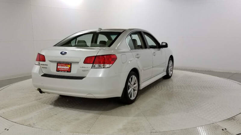 2013 Subaru Legacy 2.5i Limited (image 5)