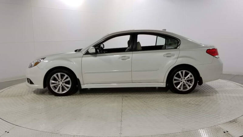 2013 Subaru Legacy 2.5i Limited (image 2)