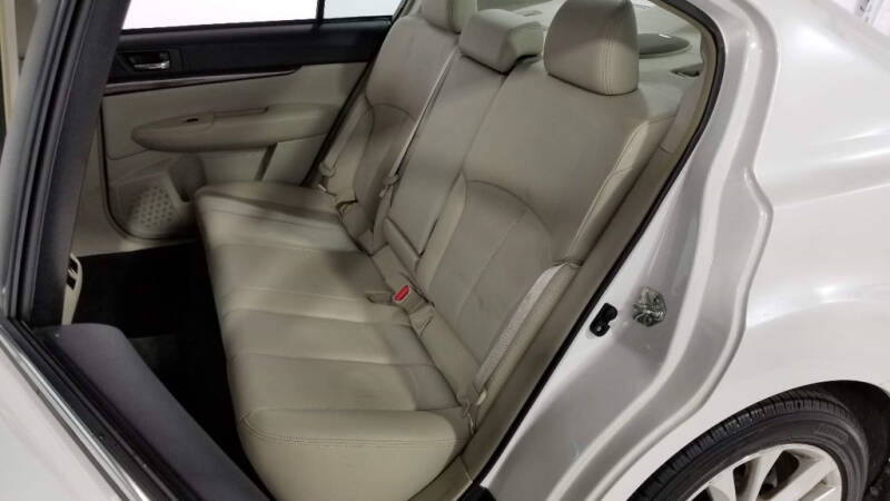 2013 Subaru Legacy 2.5i Limited (image 31)