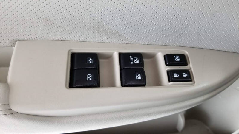 2013 Subaru Legacy 2.5i Limited (image 28)