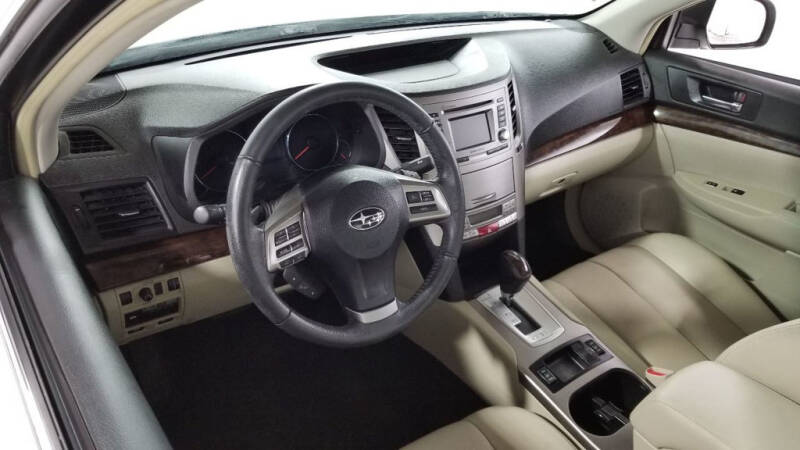 2013 Subaru Legacy 2.5i Limited (image 11)