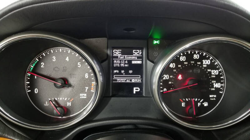 2012 Jeep Grand Cherokee (image 12)