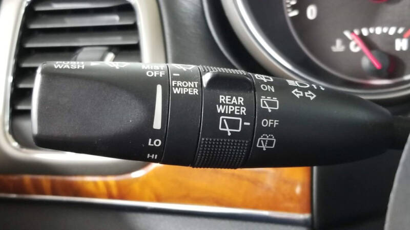 2012 Jeep Grand Cherokee (image 15)