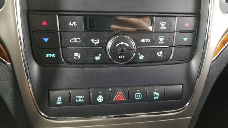 2012 Jeep Grand Cherokee (image 19)