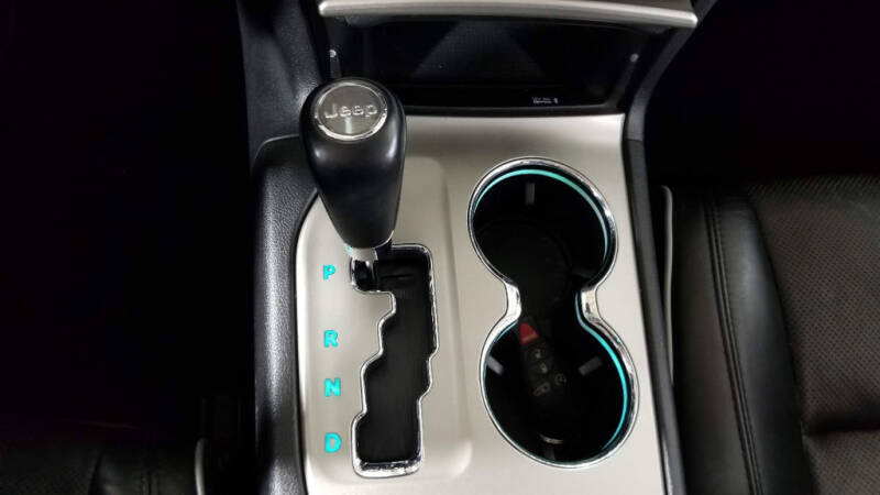 2012 Jeep Grand Cherokee (image 21)