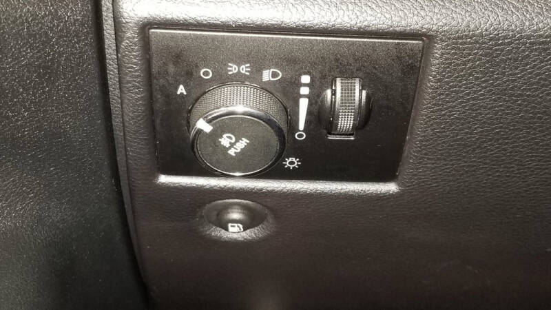 2012 Jeep Grand Cherokee (image 16)