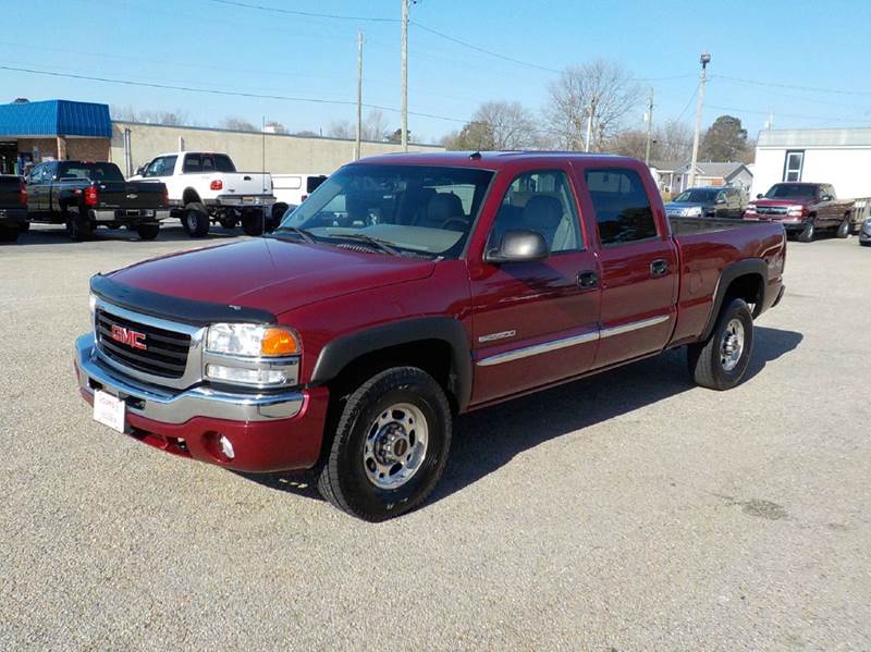 2004 GMC Sierra 2500 for sale at Young's Motor Company Inc. in Benson NC