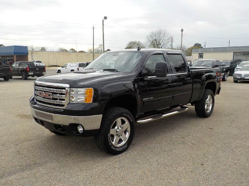 2011 GMC Sierra 2500HD for sale at Young's Motor Company Inc. in Benson NC