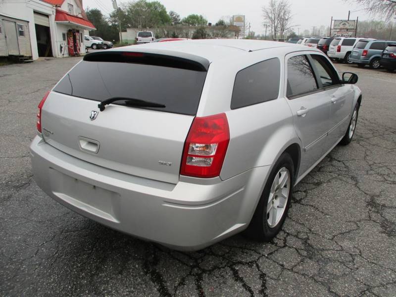 2006 Dodge Magnum SXT 4dr Wagon In Newton NC Hickory Wholesale Cars Inc