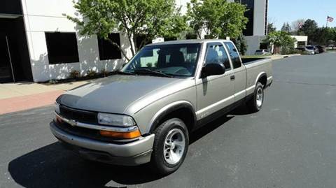 2000 Chevrolet S-10 for sale at Xpressway Motors in Springfield MO