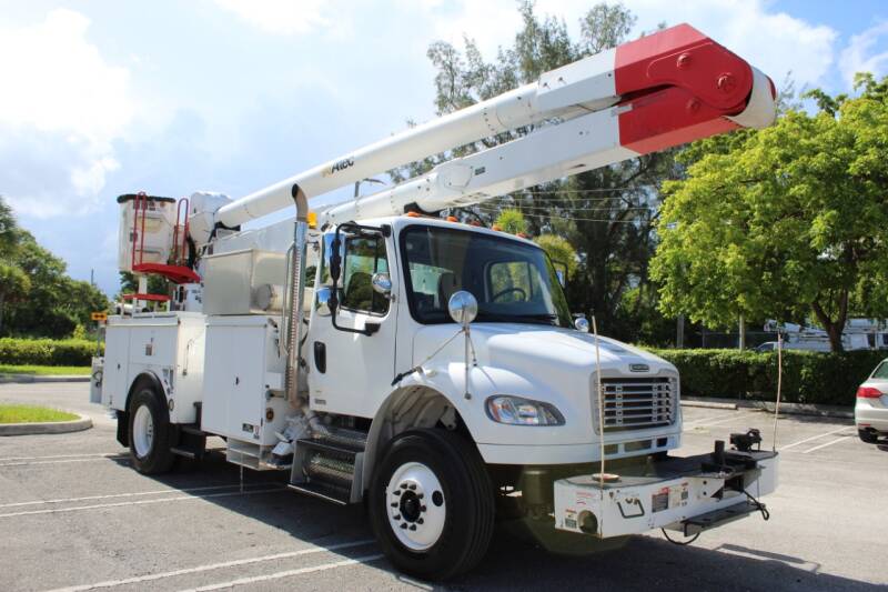 2009 Freightliner M2 106