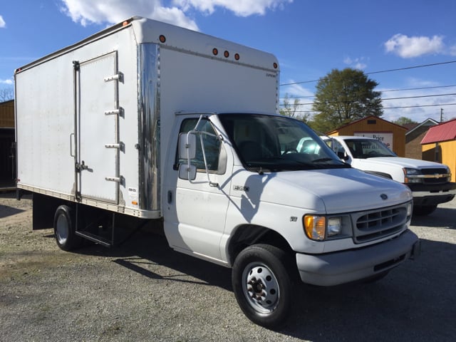 1998 Ford E-350 for sale at Nationwide Liquidators in Angier NC
