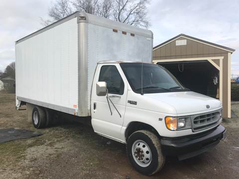 2002 Ford E-350 for sale at Nationwide Liquidators in Angier NC