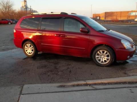 2006 Kia Sedona for sale at Town & Country Motors in Bourbonnais IL