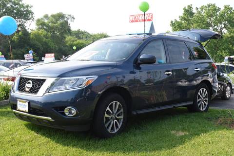 2015 Nissan Pathfinder for sale at North American Credit Inc. in Waukegan IL