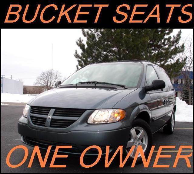 2005 Dodge Caravan for sale at TIGER AUTO SALES INC in Redford MI