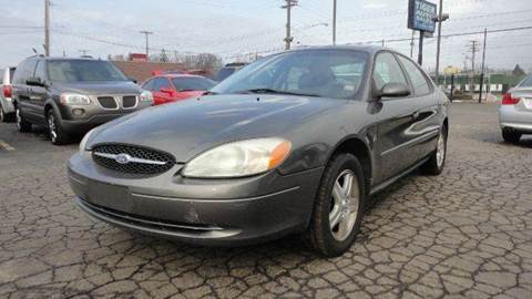 2002 Ford Taurus for sale at TIGER AUTO SALES INC in Redford MI