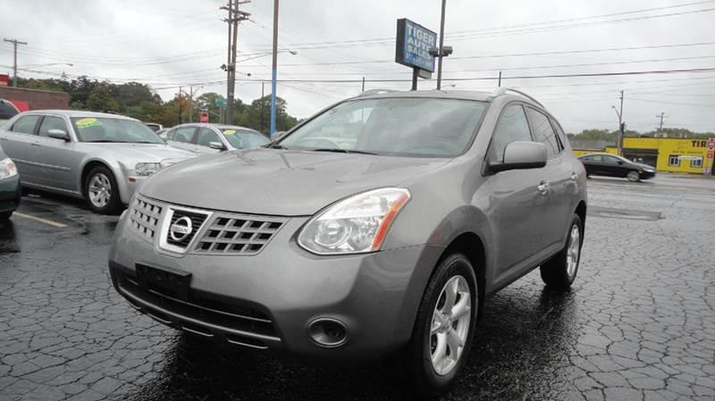 2010 Nissan Rogue for sale at TIGER AUTO SALES INC in Redford MI