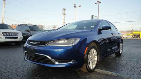 2015 Chrysler 200 for sale at TIGER AUTO SALES INC in Redford MI