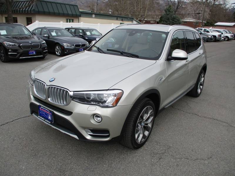 2017 BMW X3 xDrive28i (image 3)