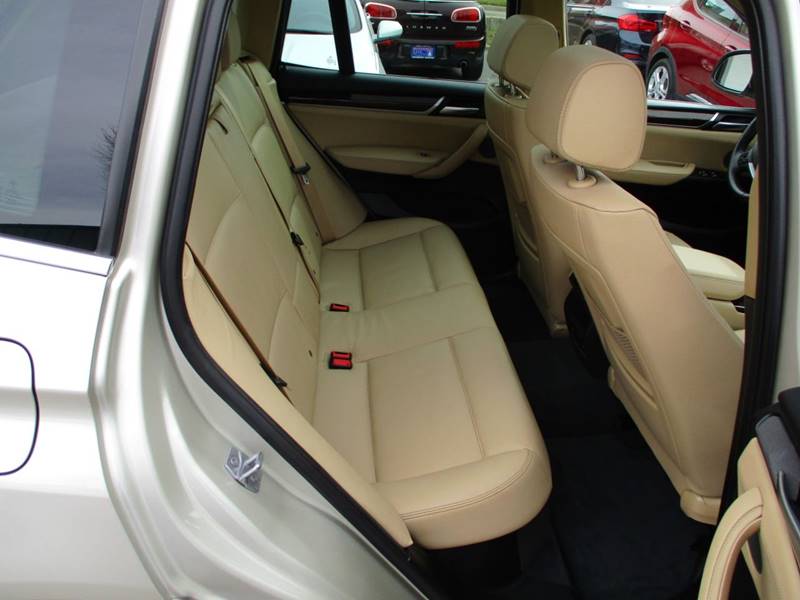 2017 BMW X3 xDrive28i (image 12)