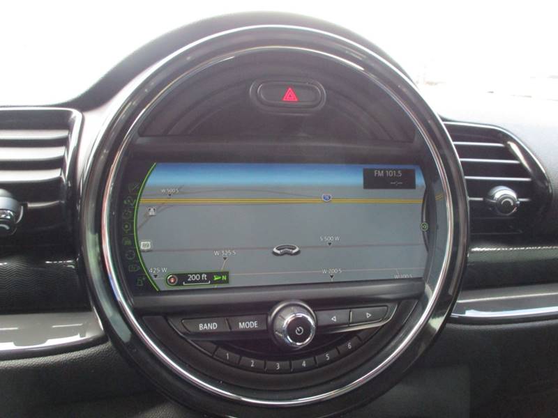 2017 MINI Clubman Cooper ALL4 (image 23)