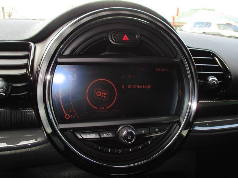 2017 MINI Clubman Cooper ALL4 (image 24)