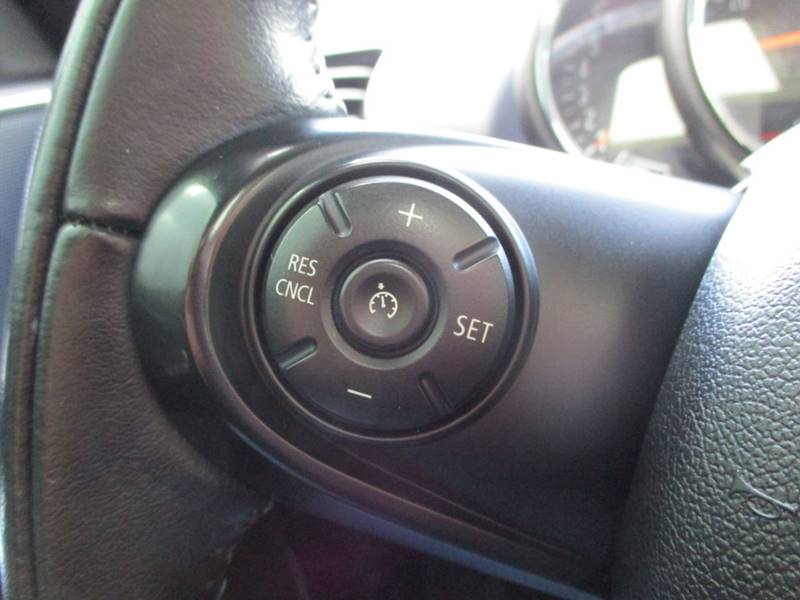 2017 MINI Clubman Cooper ALL4 (image 29)