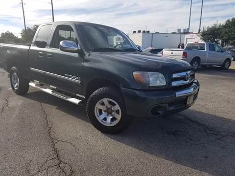 2006 Toyota Tundra for sale at DFW AUTO FINANCING LLC in Dallas TX
