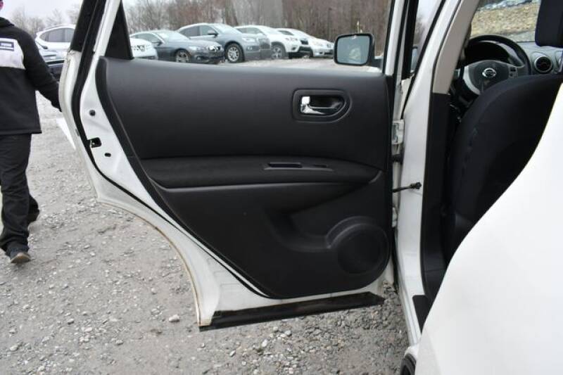 2013 Nissan Rogue S (image 12)