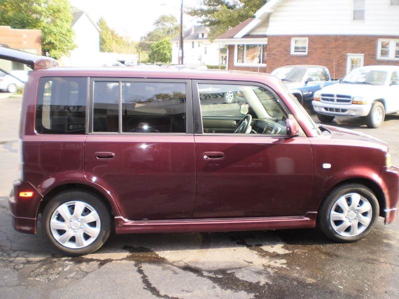 2005 Scion xB for sale at DTH FINANCE LLC in Toledo OH