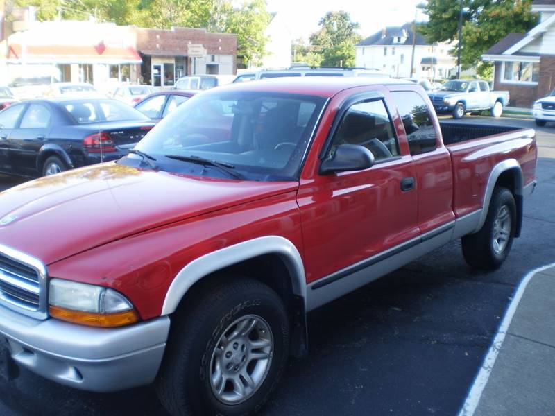 2003 Dodge Dakota for sale at DTH FINANCE LLC in Toledo OH