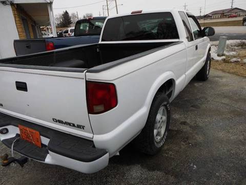 2001 Chevrolet S-10 2dr Extended Cab 4WD SB In Machesney Park IL - Cycle M