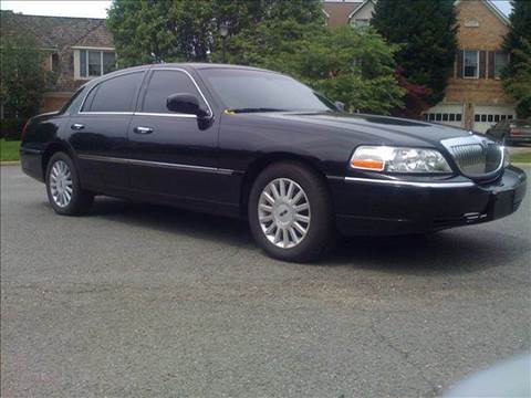2005 Lincoln Town Car for sale at Elite Motors in Washington DC