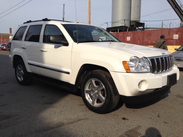 2005 Jeep Grand Cherokee for sale at Elite Motors in Washington DC