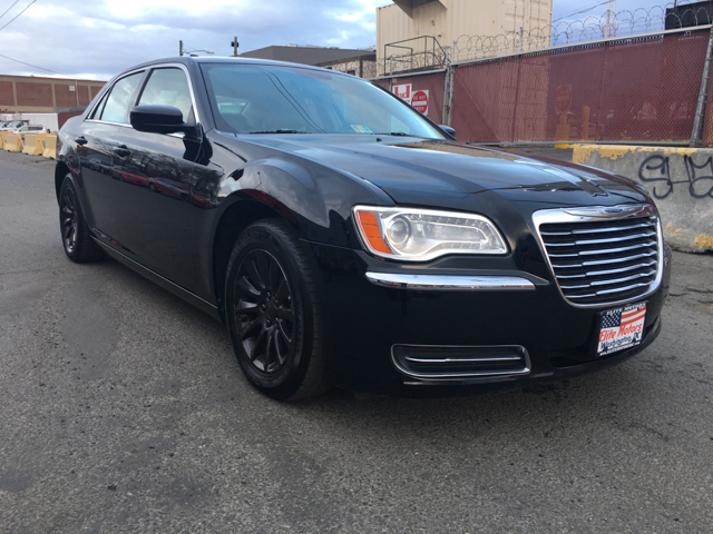 2014 Chrysler 300 for sale at Elite Motors in Washington DC